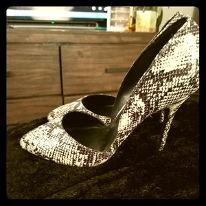 Steven Madden Snake Textured Heels